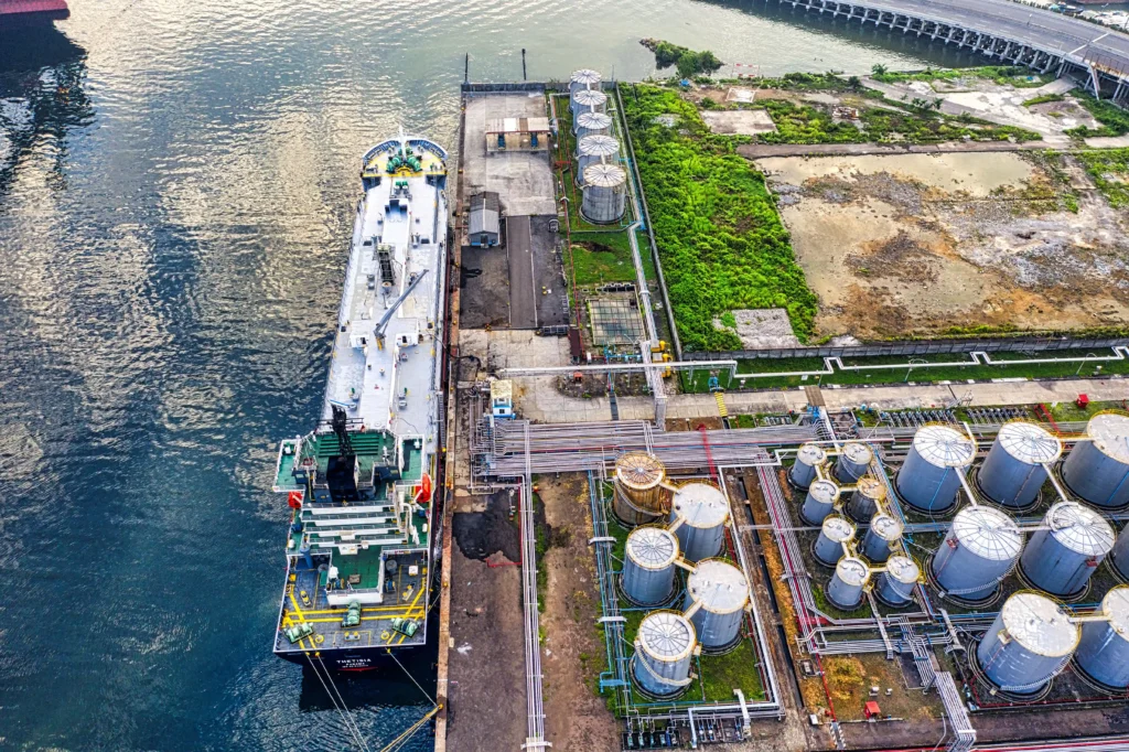 Exportaciones Colombianas se disparan 15,4% de la mano del petróleo y el oro